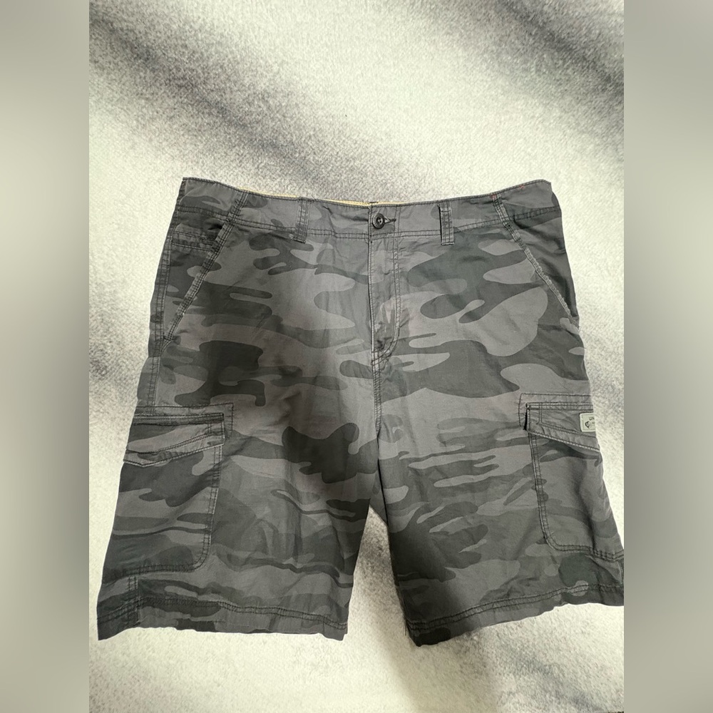 Unionbay Charcoal Gray Camo Casual Relaxed Cargo‎ Shorts 42